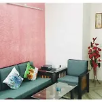 Short Stay 2Bhk Serviced Apartments Safdarjung Enclave Extension Minimum 4 Nihgts Stay