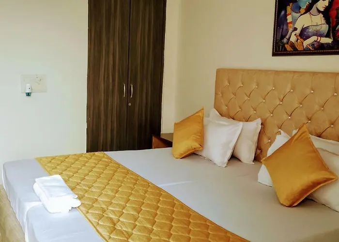 Short Stay 2Bhk Serviced Apartments Safdarjung Enclave Extension Minimum 4 Nihgts Stay